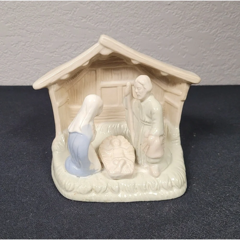 Vintage 1980s/90s Giftco Inc. Single-piece Porcelain Nativity Scene Figurine